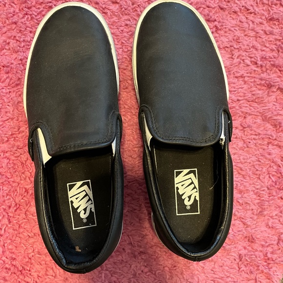 Vans Platform Slip On Shoe - Picture 2 of 5